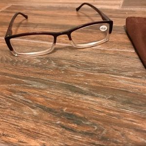 👓 New, variety of brands, +3.50 readers.